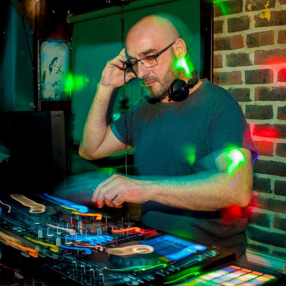 Ladox Dj
